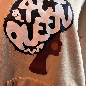 Graphic Sweatshirt with Afro Queen Design